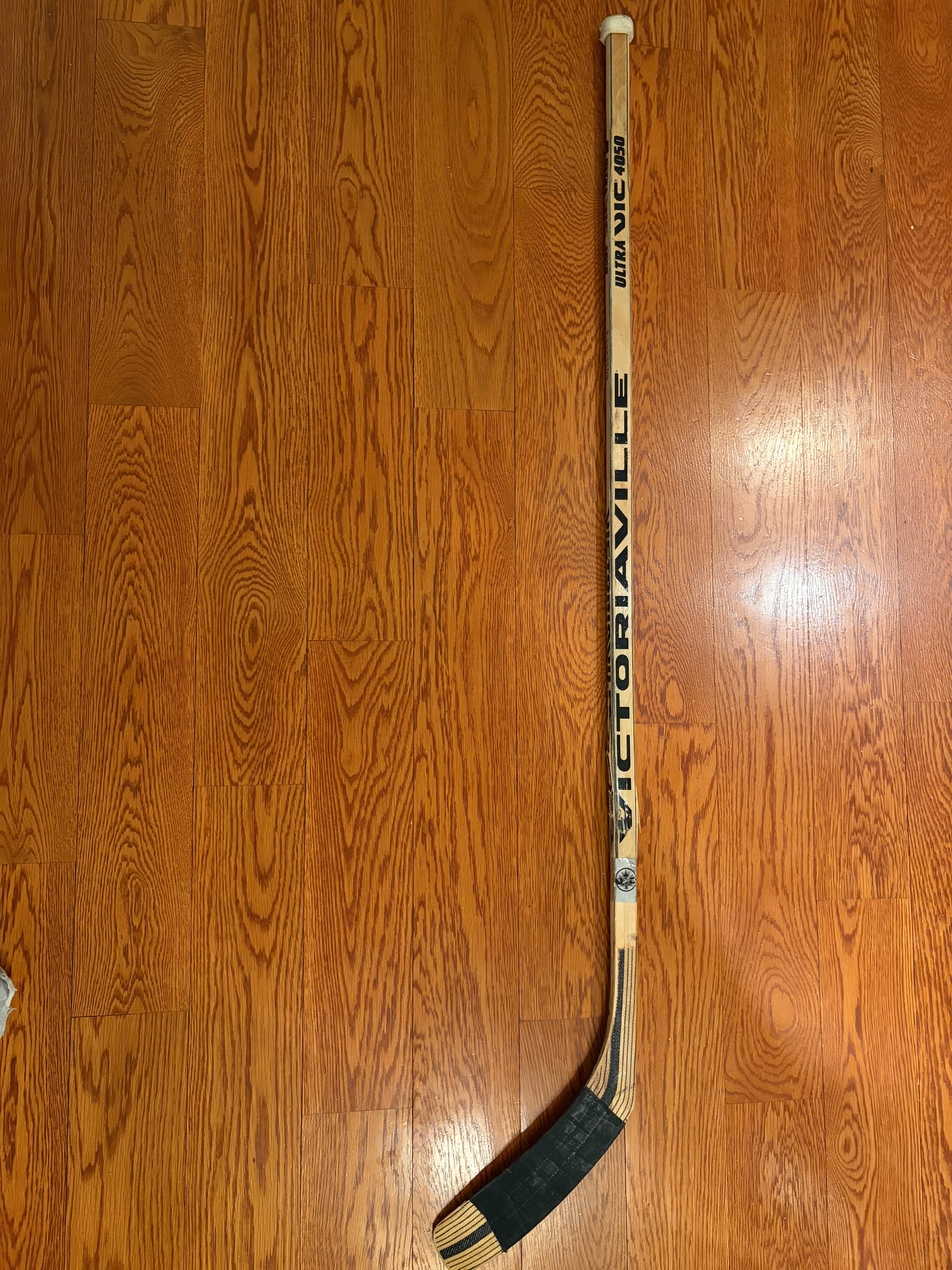 Pierre Turgeon Game used stick, signed and authenticated by him