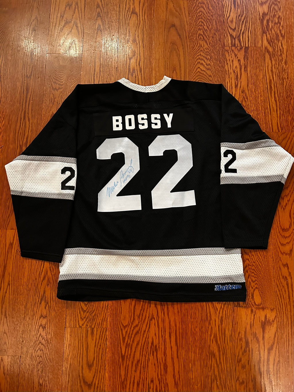 Mike, bossy worn children’s foundation jersey signed photo matched📸