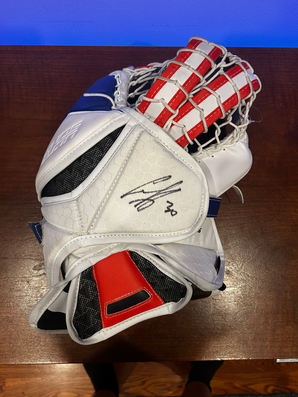 Ilya Sorokin game worn glove photo match📸 signed with LOA