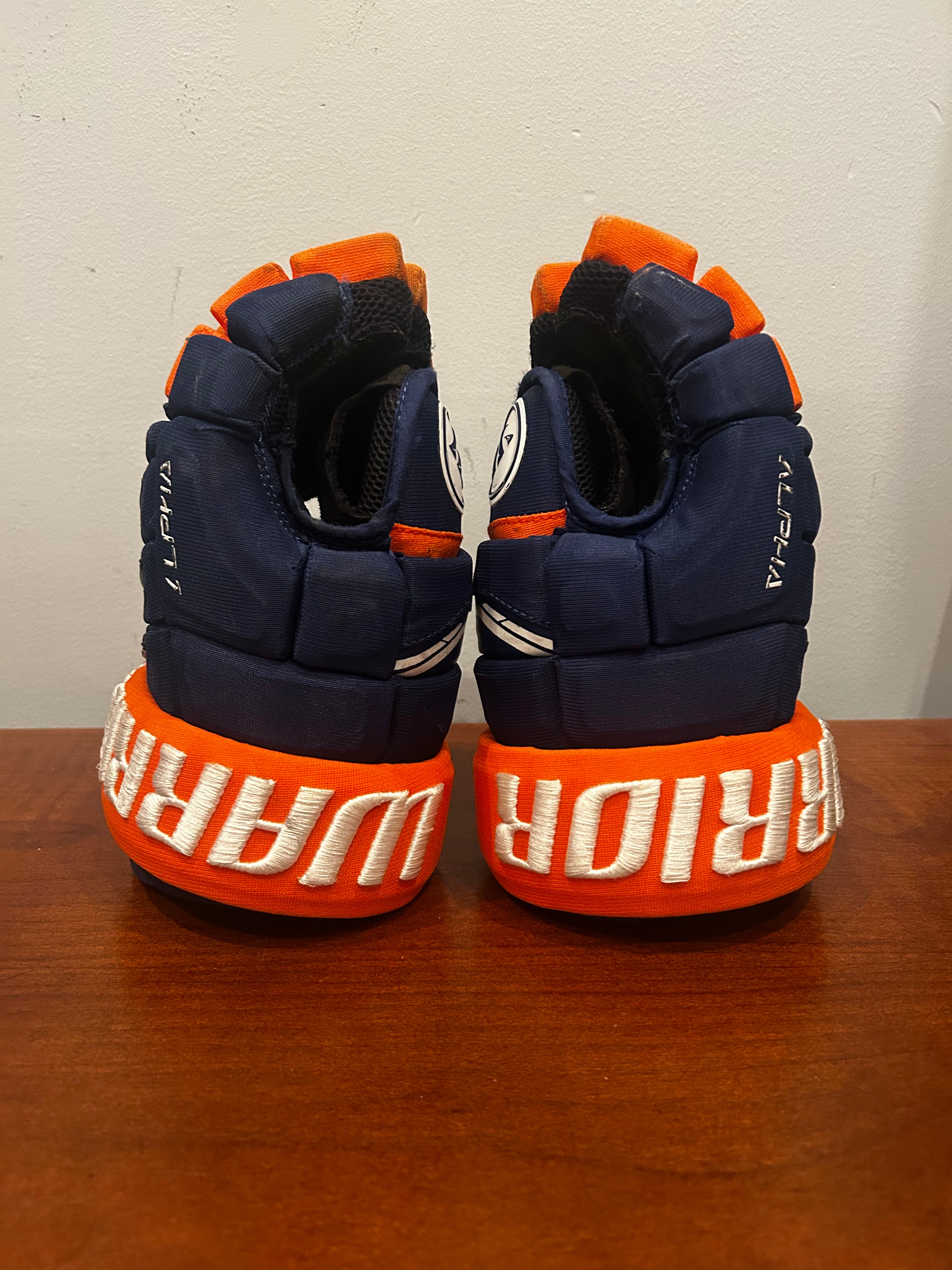 Valtteri Filppula game used gloves