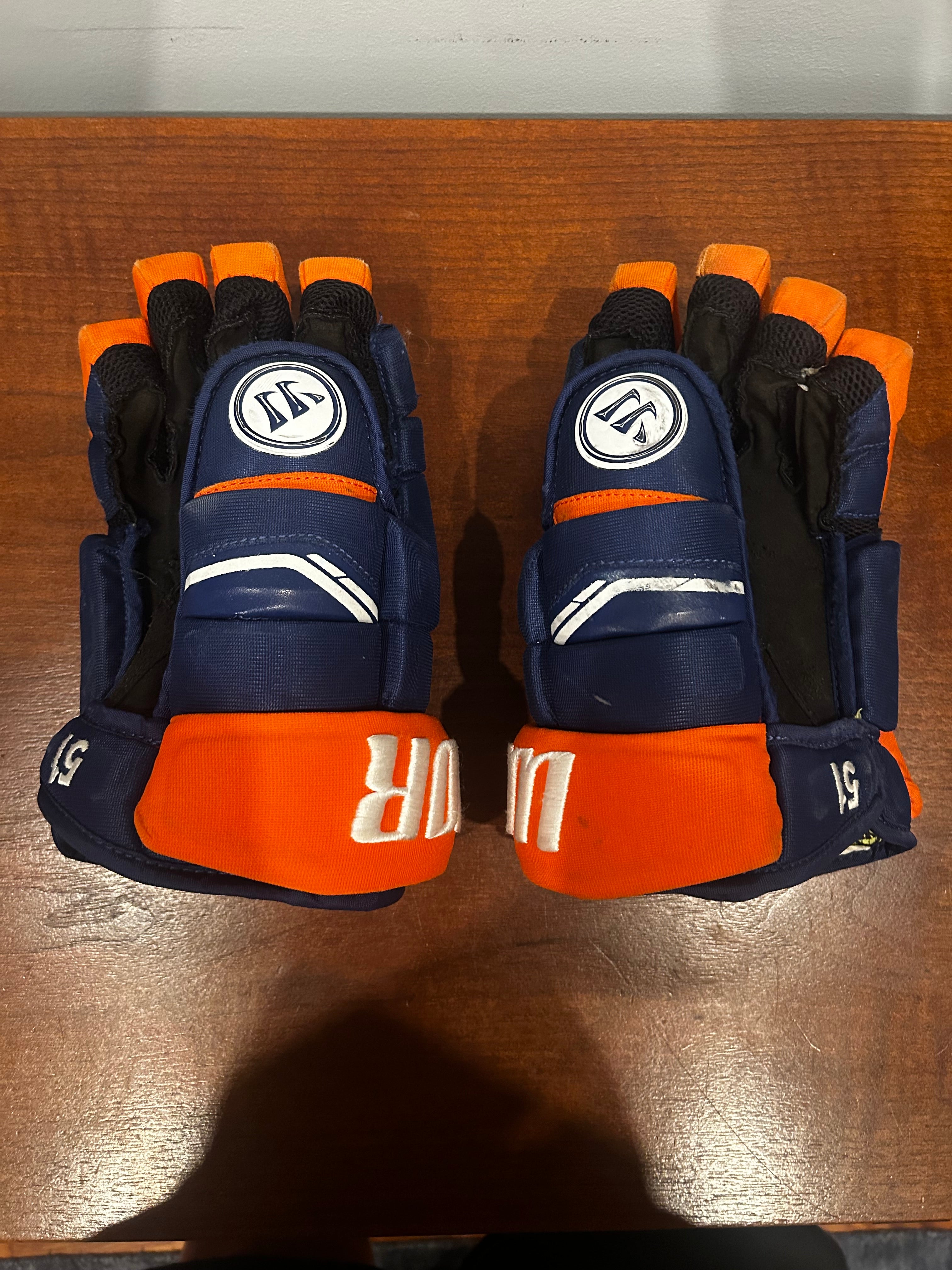 Valtteri Filppula game used gloves