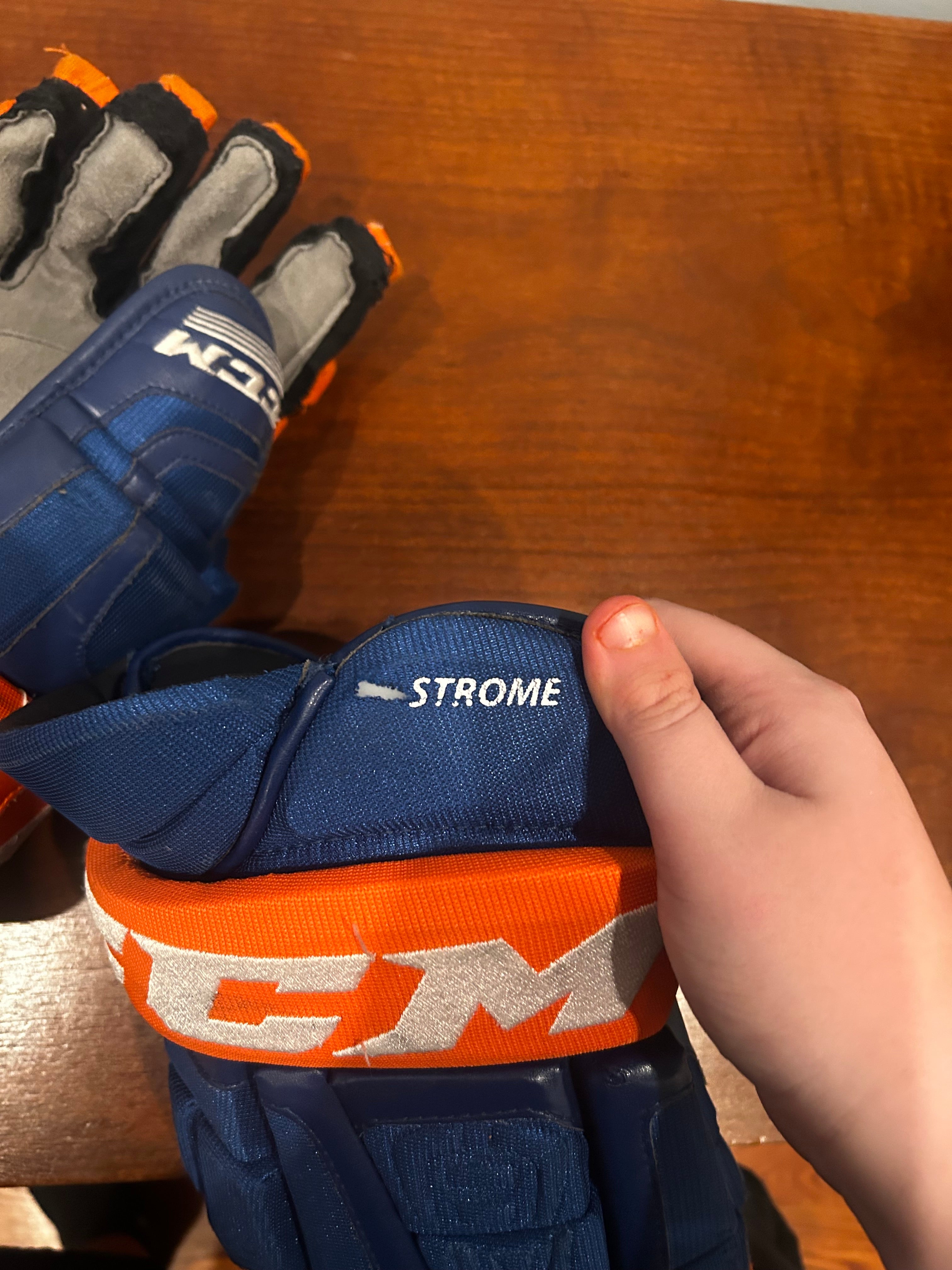 Ryan strome game used gloves.